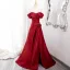 Schöne Burgunderrot Gespaltete Front Satin Ballkleider 2024 A Linie Off Shoulder Ärmellos Rückenfreies Lange Ball Festliche Kleider