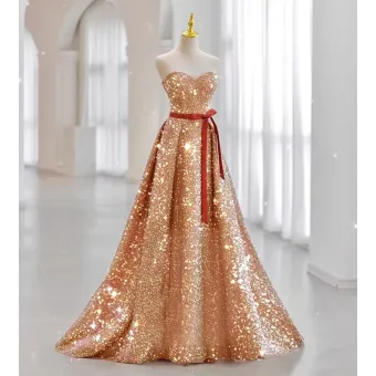 Sparkly Gull Paljetter Sløyfe Sash Ballkjoler 2024 Prinsesse Kjæreste Uten Ermer Ryggløse Feie Tog Formelle Kjoler