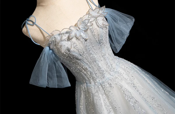 Charmant Himmelblau Perlenstickerei Strass Pailletten Ballkleider 2024 A Linie Spaghettiträger Kurze Ärmel Rückenfreies Lange Ball Festliche Kleider