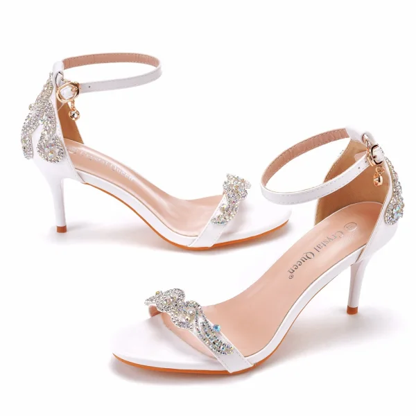 Charmant Blanche Faux Diamant Chaussure De Mariée 2022 Bride Cheville 7 cm Talons Aiguilles Peep Toes / Bout Ouvert Talons Hauts