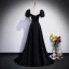 Simple Noire Satin Robe De Bal 2023 Princesse Encolure Carrée Gonflée Manches Courtes Dos Nu Train De Balayage Promo Robe De Ceremonie
