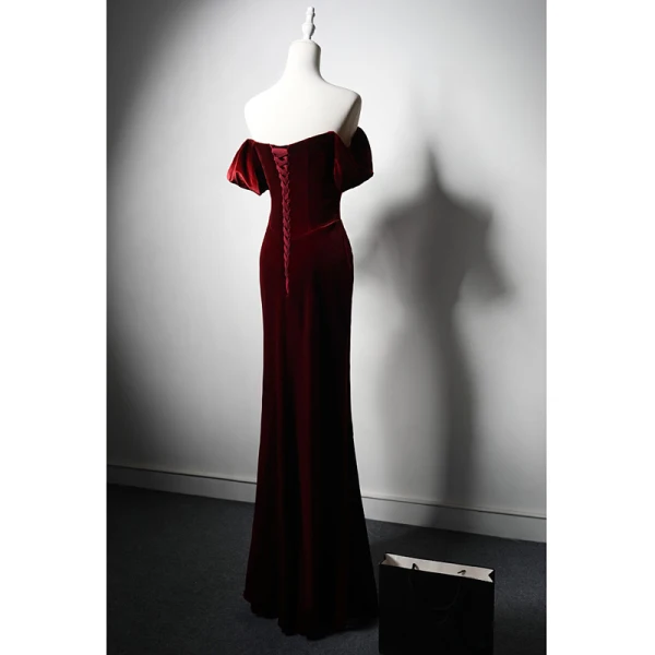 Modest / Simple Burgundy Velvet Evening Dresses 2024 Trumpet / Mermaid Off-The-Shoulder Short Sleeve Backless Floor-Length / Long Evening Party Formal Dresses