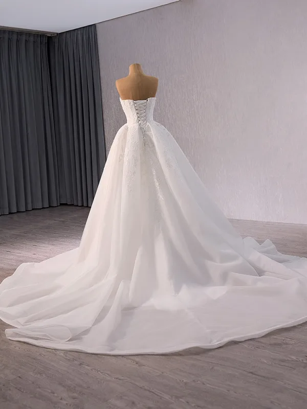 High-end White Lace Flower Wedding Dresses 2024 Ball Gown Strapless Sleeveless Backless Court Train Wedding
