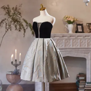Chic Noire Courte Perle De Retour Robe De Graduation 2024 Robe Boule Bustier Sans Manches Dos Nu