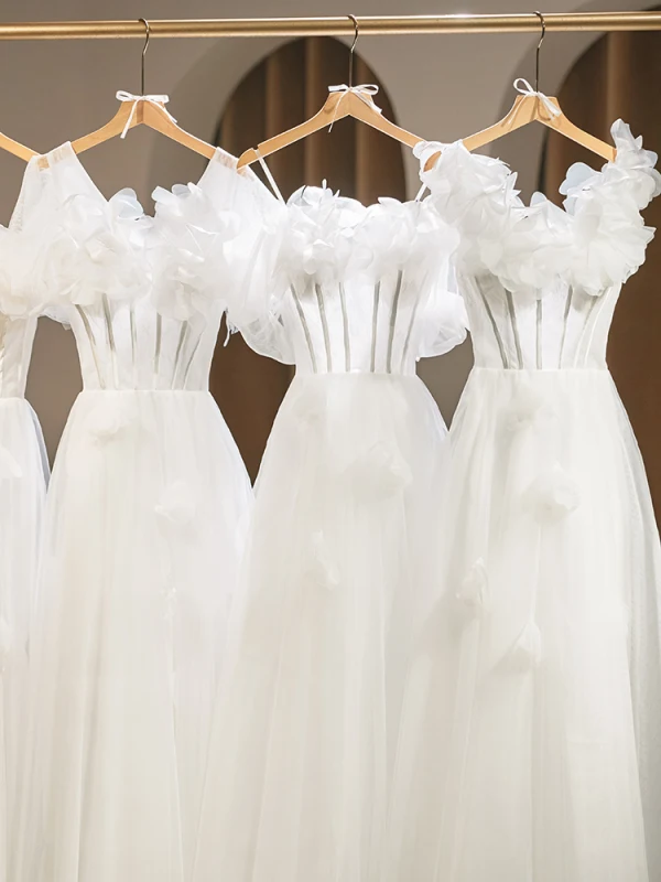 Modest / Simple White Appliques Bridesmaid Dresses 2024 A-Line / Princess Short Sleeve Backless Floor-Length / Long