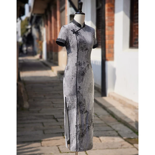 Style Chinois Gris Fendue devant Thé Longueur Promo Cheongsam 2024 Trompette / Sirène Col Haut Manches Courtes