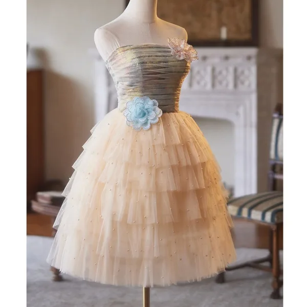 Charming Champagne Pearl Appliques Homecoming Graduation Dresses 2025 A-Line / Princess Strapless Sleeveless Backless Tea-length Formal Dresses