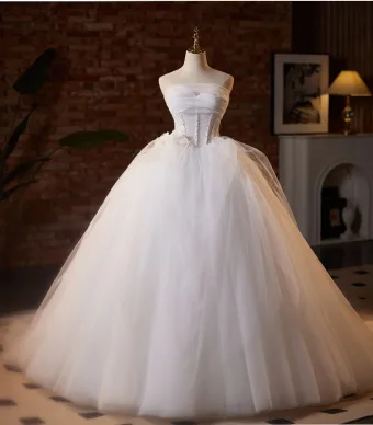 Élégant Blanche Appliques Robe De Mariée 2025 Robe Boule Bustier Sans Manches Dos Nu Train De Balayage Mariage
