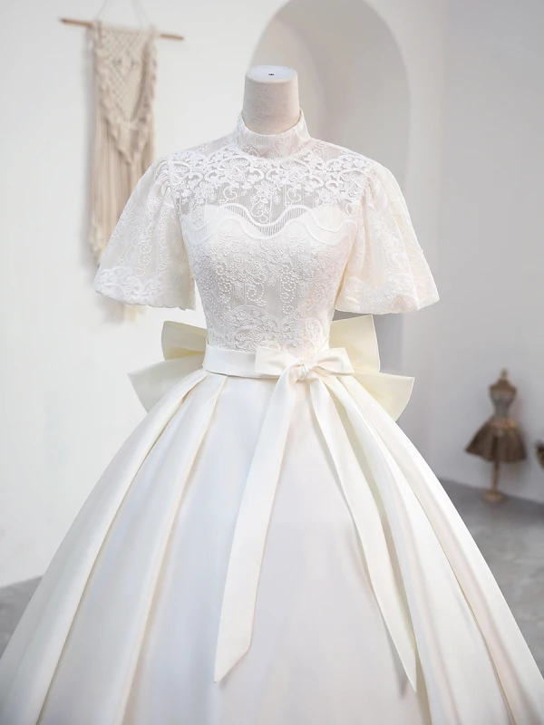 Modest / Simple Elegant Ivory Lace Flower Satin Wedding Dresses 2023 Ball Gown High Neck Short Sleeve Bow Sash Floor-Length / Long Wedding