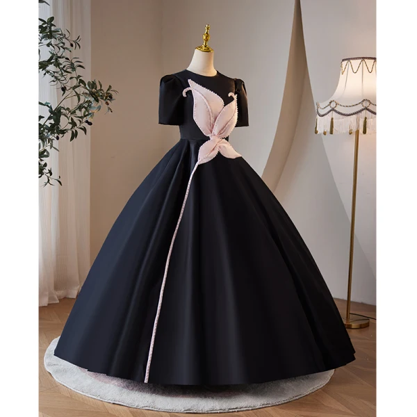 Élégant Noire Perle Robe De Bal 2023 Robe Boule Satin Encolure Dégagée Manches Courtes Dos Nu Longue Promo Robe De Ceremonie