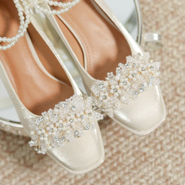 Vintage / Originale Beige Perle Bride Cheville Faux Diamant Satin Chaussure De Mariée 2024 5 cm Talons Épais Pied Carré Mariage Escarpins Talons Hauts