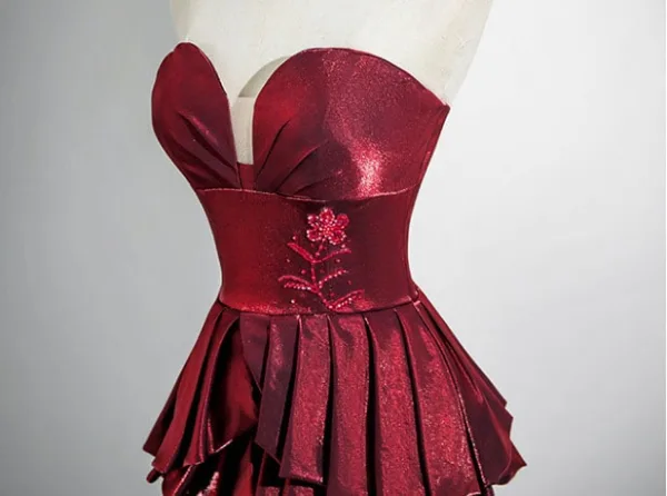 Sexy Bordeaux Paillettes Trompette / Sirène Robe De Bal 2024 Bustier Manches Courtes Dos Nu Train De Balayage Promo Robe De Ceremonie
