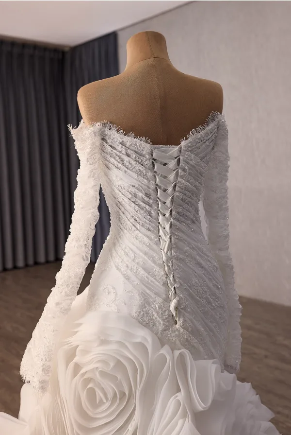 Haut de Gamme Charmant Blanche Volants en Cascade Perlage Paillettes En Dentelle Fleur Robe De Mariée 2026 Trompette / Sirène De l'épaule Manches Longues Dos Nu Tribunal Train