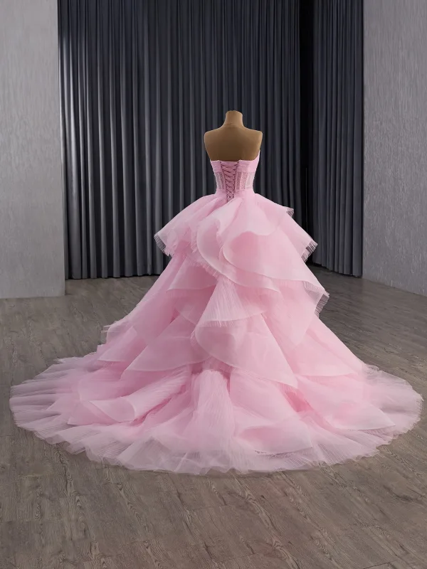 High-end Sukkertøyrosa Håndlaget Beading Gripende Ruffles Ballkjoler 2025 Ballkjole Kjæreste Langermede Ryggløse Cathedral Train Formelle Kjoler