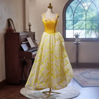 Mode Jaune Longue Robe De Bal 2024 Robe Boule Bretelles Spaghetti Sans Manches Dos Nu Promo Robe De Ceremonie