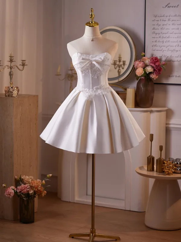Sexy White Lace Flower Satin Short Party Dresses 2025 A-Line / Princess Strapless Sleeveless Backless Cocktail Party Evening Party Formal Dresses