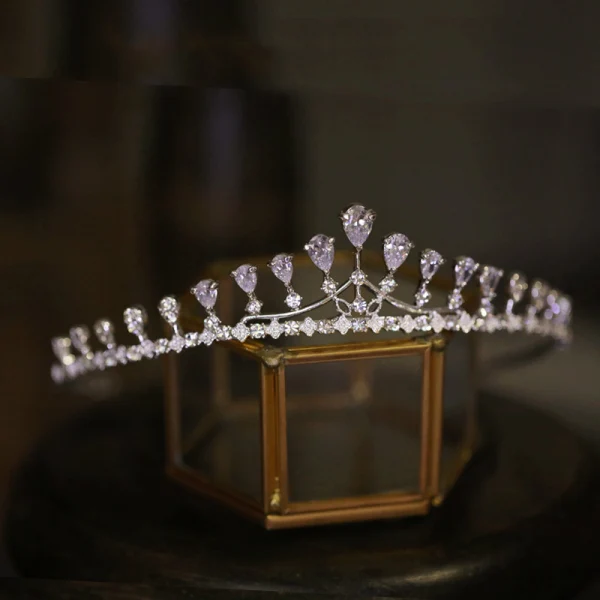 Enkel Sølv Rhinestone Har Tilbehor Bryllup Tiara 2022 Zirkon Legering Tiara