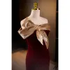 Charming Burgundy Velvet Prom Dresses 2023 Trumpet / Mermaid One-Shoulder Bow Sleeveless Backless Sweep Train Prom Formal Dresses