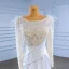 High End Ivory / Creme Perlenstickerei Perle Quaste Brautkleider / Hochzeitskleider 2023 Meerjungfrau Rundhalsausschnitt Lange Ärmel Sweep / Pinsel Zug Hochzeit