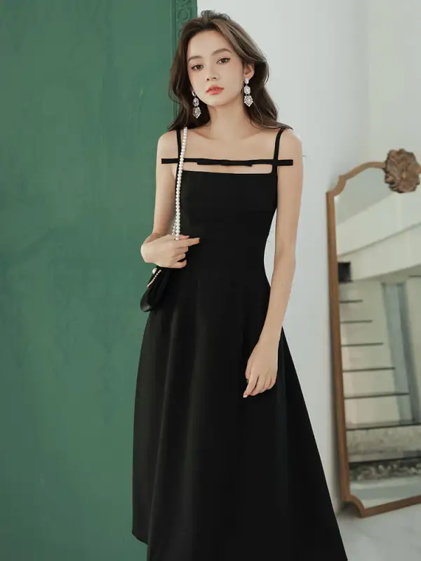 Simple Noire Robe De Soirée 2022 Princesse Bretelles Spaghetti Sans Manches Dos Nu Thé Longueur Soirée Robe De Ceremonie