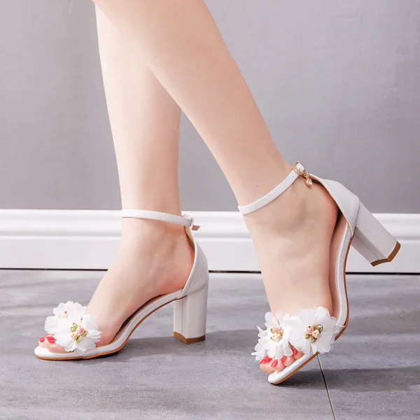 Uroczy Białe Aplikacje Buty Ślubne 2023 Z Paskiem 4 cm Niski Obcas Grubym Obcasie Peep Toe Ślub Sandały Wysokie Obcasy