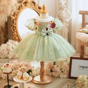 Schön Salbeigrün Spitze Blumen Kurze Geburtstag Blumenmädchenkleider 2024 Ballkleid Rundhalsausschnitt Geschwollenes Kurze Ärmel Rückenfreies
