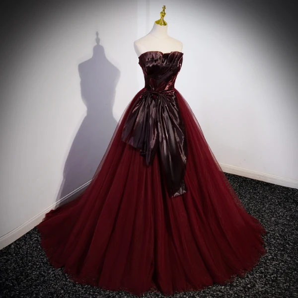 Charming Burgundy Prom Dresses 2023 Ball Gown Strapless Sleeveless Backless Sweep Train Prom Formal Dresses