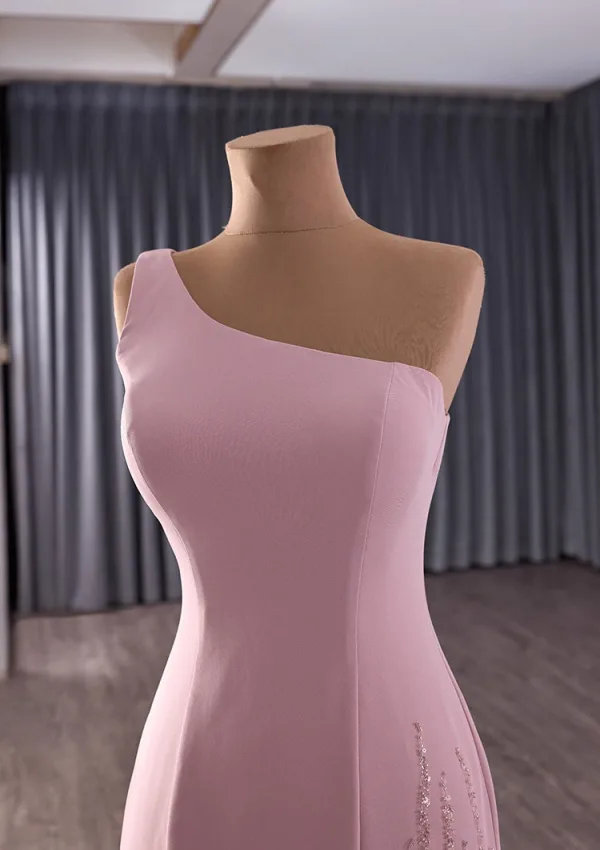 High End Rosa Ballkleider 2025 Meerjungfrau One-Shoulder Ärmellos Rückenfreies Sweep / Pinsel Zug Festliche Kleider