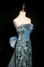 Sexy Glitzernden Blau Perlenstickerei Strass Pailletten Abendkleider 2025 Meerjungfrau Bandeau Ärmellos Rückenfreies Schleife Sweep / Pinsel Zug Abend