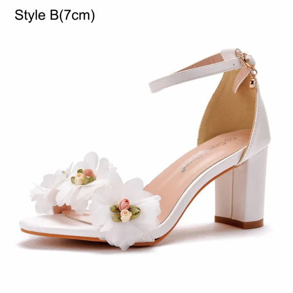 Uroczy Białe Aplikacje Buty Ślubne 2023 Z Paskiem 4 cm Niski Obcas Grubym Obcasie Peep Toe Ślub Sandały Wysokie Obcasy