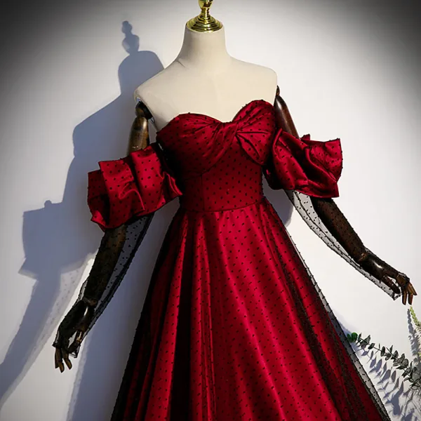 Chic / Beautiful Burgundy Spotted Satin Prom Dresses 2022 A-Line / Princess Strapless Sleeveless Backless Floor-Length / Long Formal Dresses