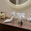 Elegante Weiß Satin Stickerei Brautschuhe 2024 Knöchelriemen Schleife 8 cm Stilettos Spitzschuh Hochzeit Sandaletten Hochhackige