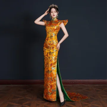 Style Chinois Doré Brodé Satin Fendue Devant Soirée Cheongsam 2024 Trompette Sirène Col Haut Mancherons Train De Balayage