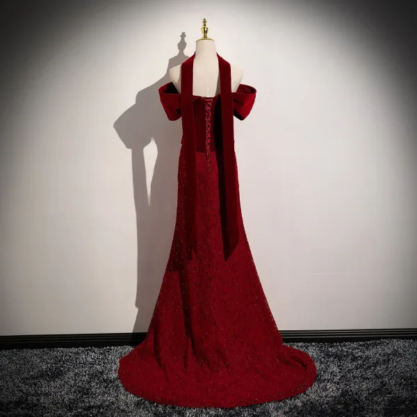 Elegant Burgundy Velvet Prom Dresses 2026 Trumpet / Mermaid Off-The-Shoulder Short Sleeve Backless Sweep Train Formal Dresses