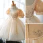 Mode Champagne Perlage Perle Paillettes En Dentelle Fleur Anniversaire Robe Ceremonie Fille 2022 Robe Boule U-Cou Gonflée Manches Courtes Ceinture Noeud Courte Dos Nu Robe Ceremonie Fille