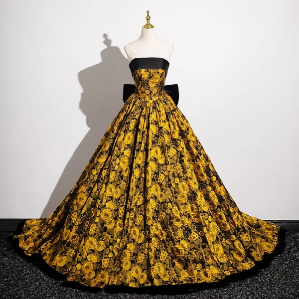 Vintage / Retro Black Gold Printing Prom Dresses 2025 Ball Gown Strapless Sleeveless Backless Bow Sweep Train Prom Formal Dresses
