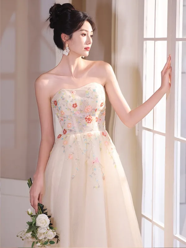 Chic / Beautiful Champagne Beading Sequins Flower Prom Dresses 2024 A-Line / Princess Strapless Sleeveless Backless Floor-Length / Long Prom Formal Dresses