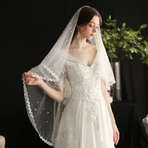 Charming White Handmade Pearl Lace Flower Wedding Veils 2025