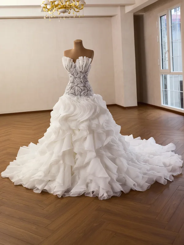 Luxe Blanche Paillettes Perle Faux Diamant Volants Robe De Mariée 2026 Trompette / Sirène Bustier Sans Manches Dos Nu Chapel Train