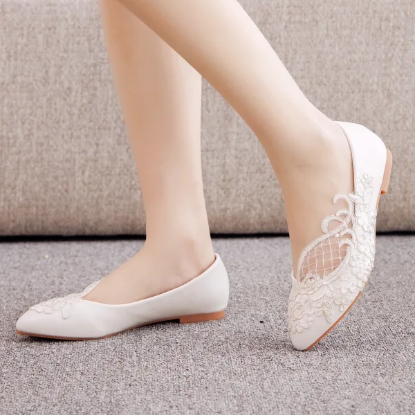 Élégant Blanche Paillettes En Dentelle Fleur Plate Chaussure De Mariée 2023 À Bout Pointu Mariage Talons