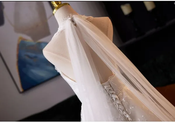 Vintage / Retro White Lace Flower Sweep Train Wedding Dresses Ball Gown 2025 V-Neck Sleeveless Backless