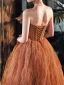 Charmant Orange Fallende Rüsche Pailletten Abendkleider 2022 A Linie Bandeau Strass Schmetterling Ärmellos Rückenfreies Lange Abend Festliche Kleider