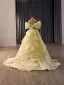 High End Gelb Fallende Rüsche Handgefertigt Perlenstickerei Perle Pailletten Ballkleider 2026 Meerjungfrau Off Shoulder Lange Ärmel Rückenfreies Sweep / Pinsel Zug Festliche Kleider