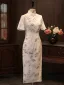 Chinesischer Stil Weiß Drucken Gespaltete Front Wadenlang Cheongsam 2026 Meerjungfrau Stehkragen Kurze Ärmel
