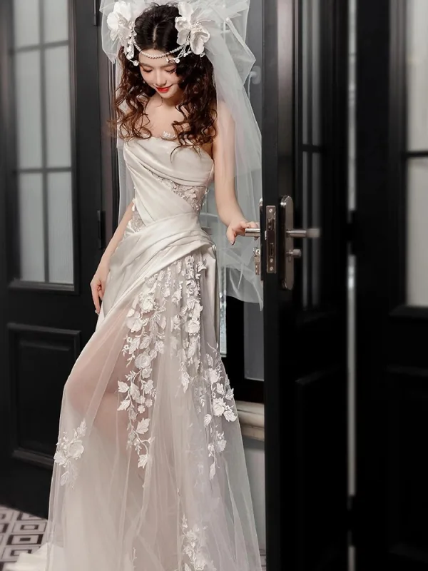 Charming White Appliques Lace Flower Satin Wedding Dresses 2024 A-Line / Princess One-Shoulder Sleeveless Backless Floor-Length / Long Wedding