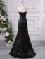 Audrey Hepburn-Stil Schwarz Ballkleider 2024 Meerjungfrau Ärmellos Rückenfreies Schleife Sweep / Pinsel Zug Ball Festliche Kleider