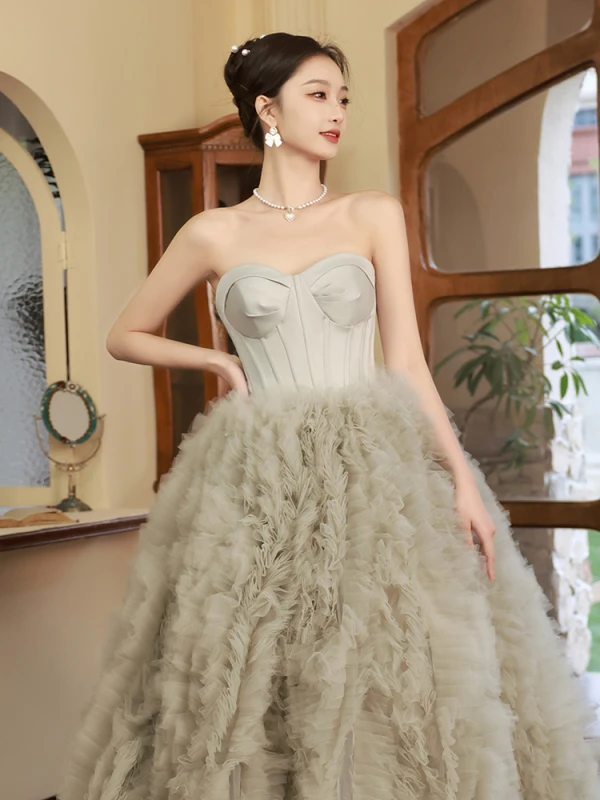 Charming Sage Green Pleated Evening Dresses 2023 A-Line / Princess Strapless Sleeveless Backless Sweep Train Evening Party Formal Dresses