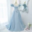 Style Audrey Hepburn Bleu Ciel Dos Nu Robe De Bal 2021 Encolure Carrée Manches Courtes Bretelles croisées Longue Satin Promo Princesse Robe De Cérémonie
