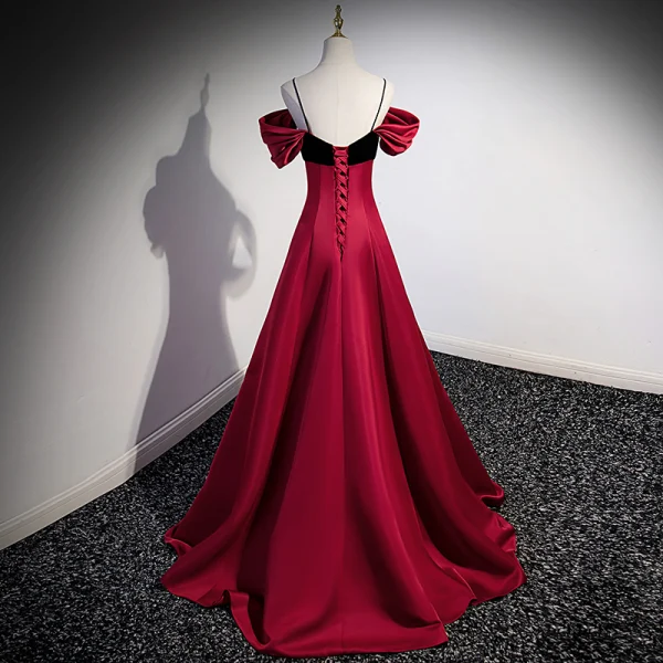Charming Burgundy Rhinestone Satin Evening Dresses Backless 2023 A-Line / Princess Spaghetti Straps Short Sleeve Floor-Length / Long Evening Party Formal Dresses