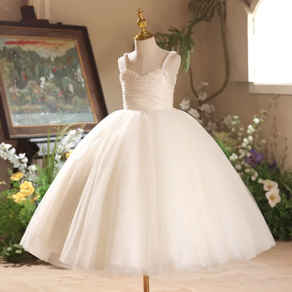 Elegante Weiß Perle Hochzeit Blumenmädchenkleider 2026 Ballkleid Spaghettiträger Ärmellos Rückenfreies Wadenlang